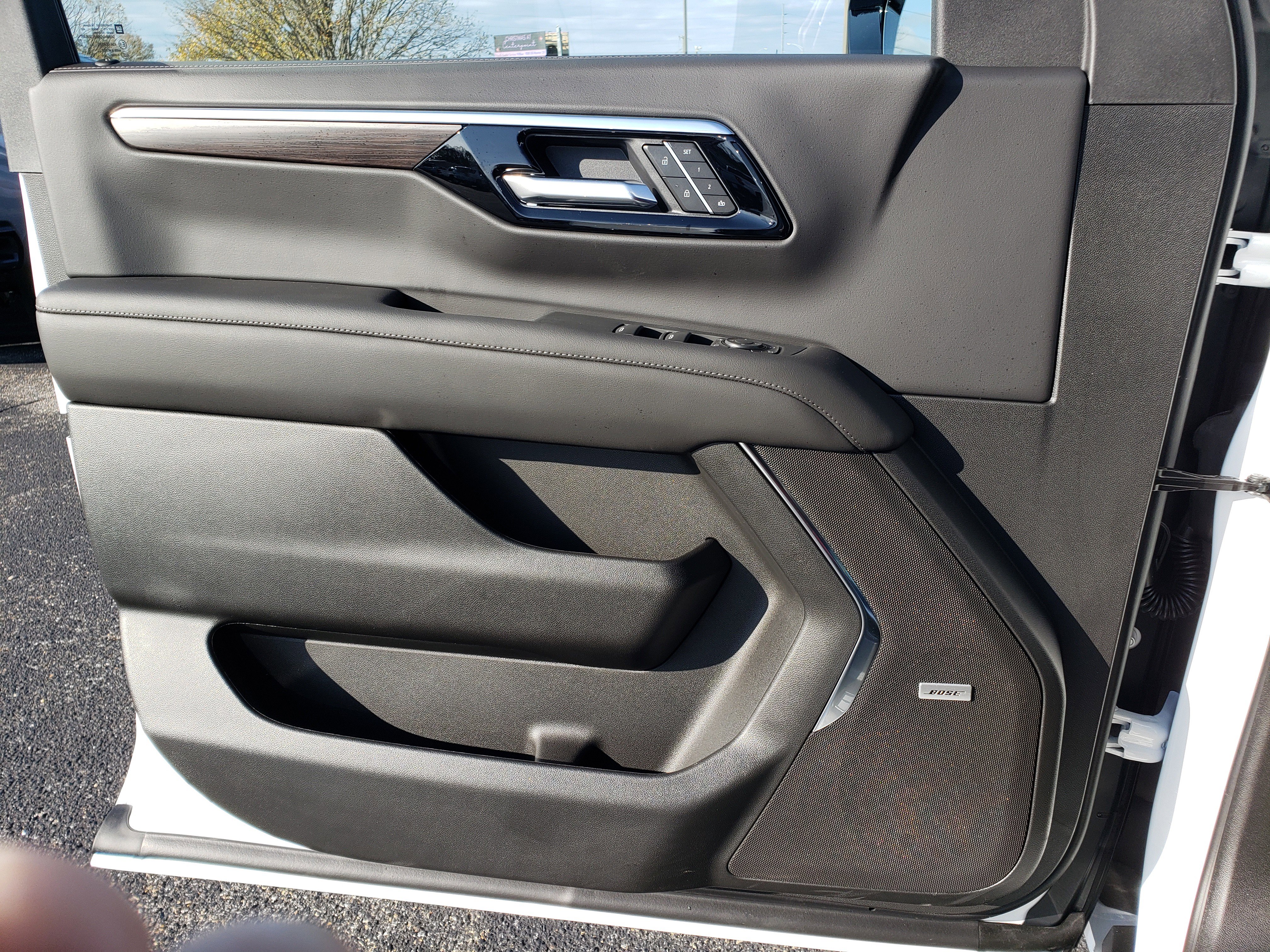 New 2026 Chevrolet Suburban LT w/ Comfort Package image 15