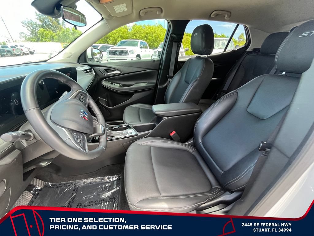 Used 2024 Buick Encore GX Sport Touring w/ Advanced Technology Package FWD image 9
