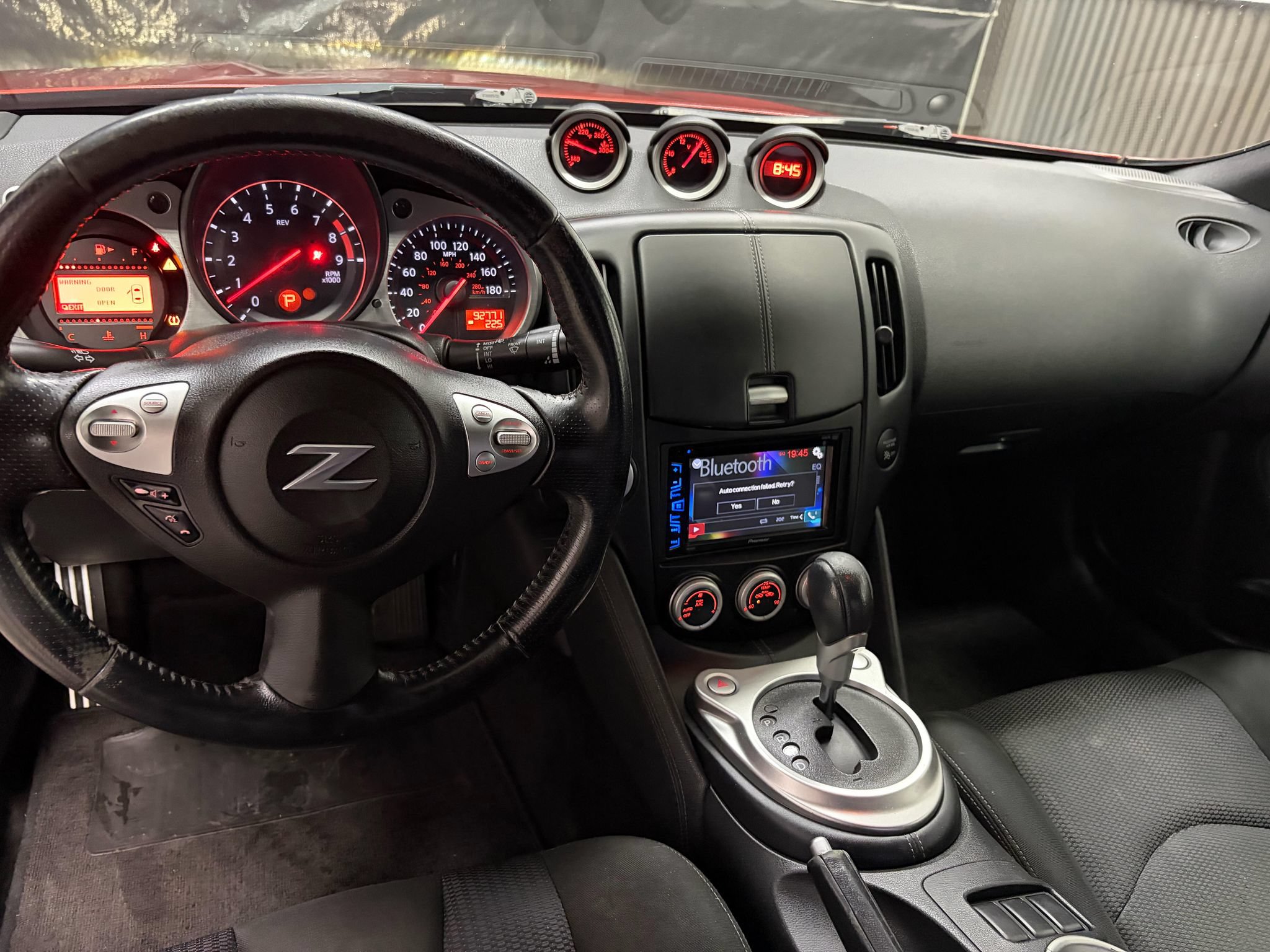 Used 2015 Nissan 370Z Coupe RWD image 10