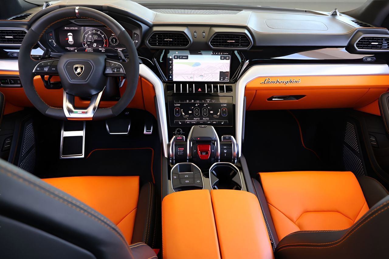 Used 2022 Lamborghini Urus AWD/4WD image 14