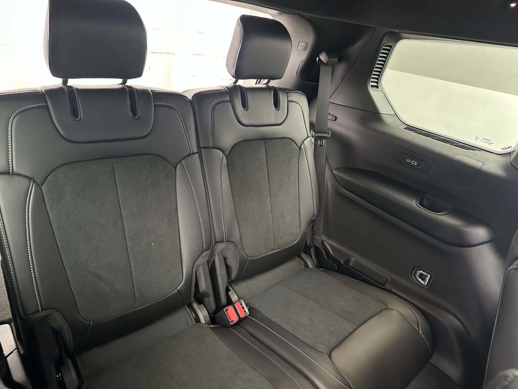 New 2025 Jeep Grand Cherokee L Laredo image 33