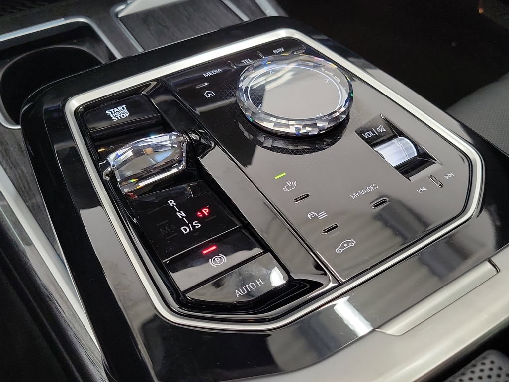 Used 2025 BMW 740i RWD image 29
