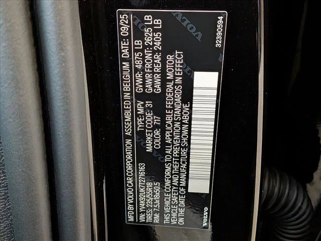 New 2026 Volvo XC40 B4 Core w/ Climate Package image 20