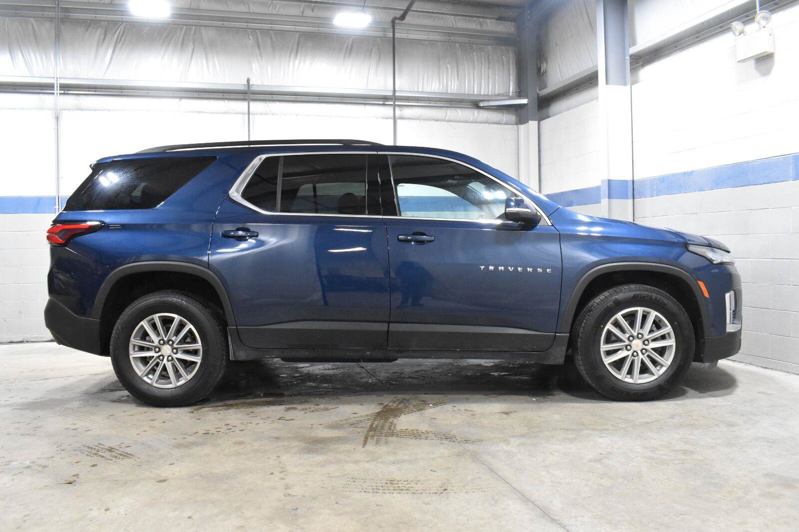 Used 2023 Chevrolet Traverse LT FWD image 29