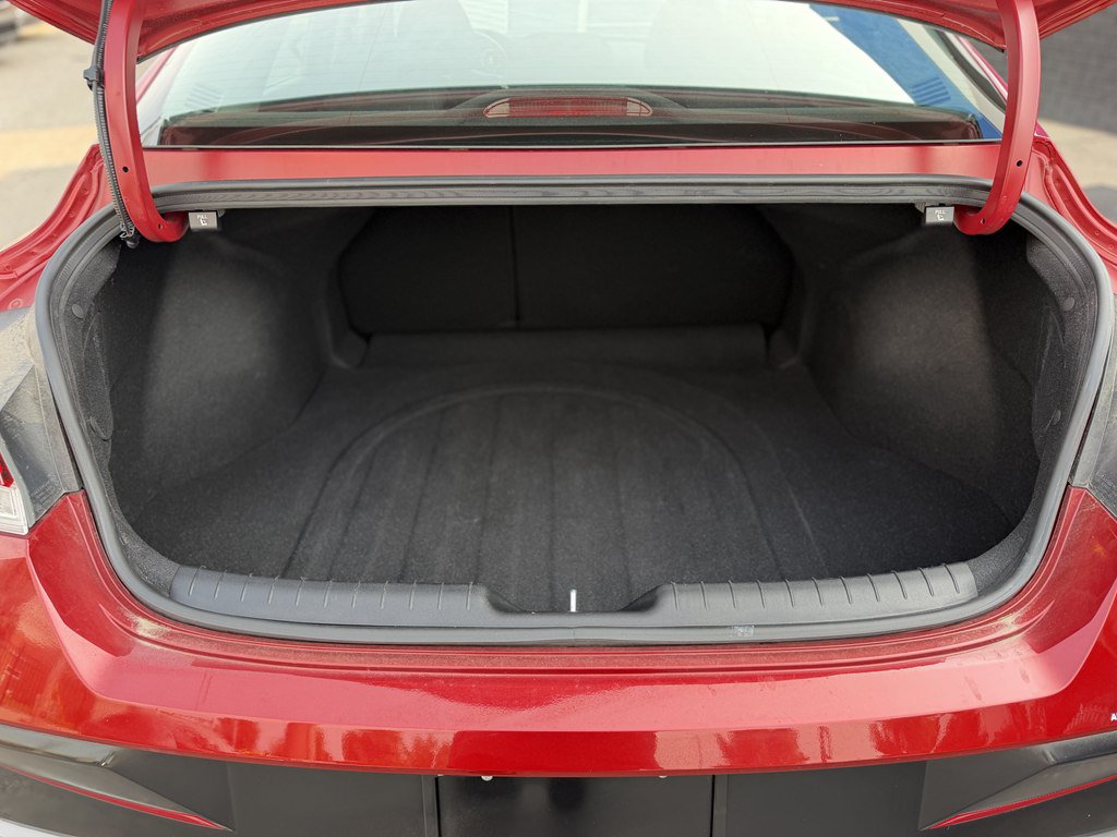 Used 2025 Hyundai Elantra SEL FWD image 20