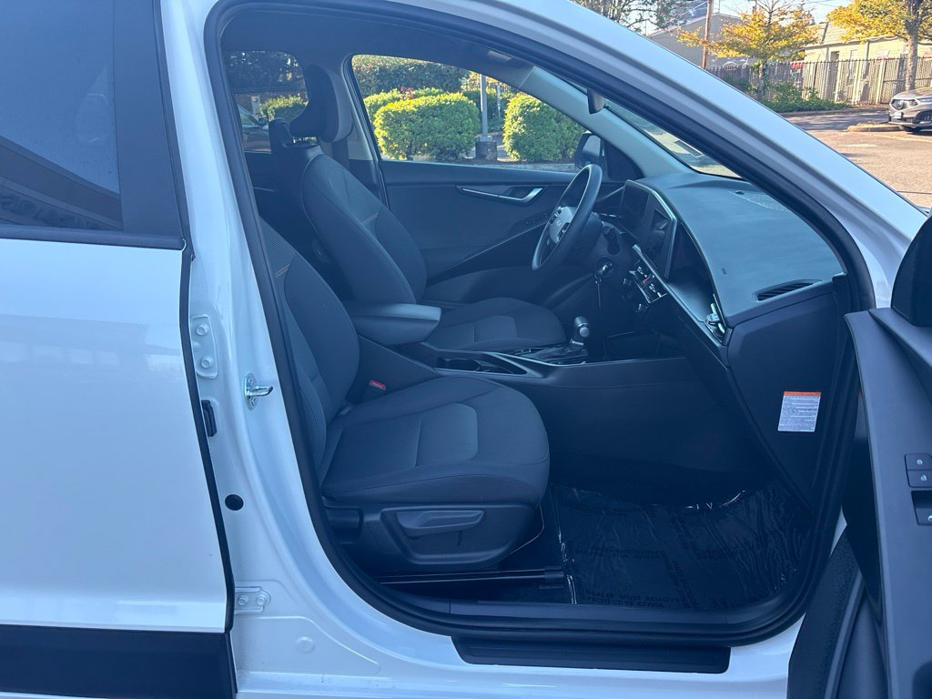 Used 2025 Kia Niro LX FWD image 24