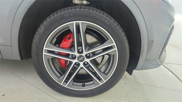 Used 2024 Audi Q5 e Prestige w/ Prestige Package image 62