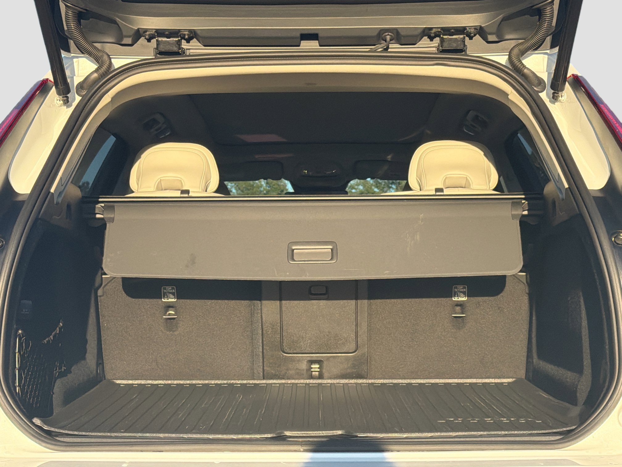 Used 2025 Volvo XC60 B5 Ultra w/ Climate Package image 12