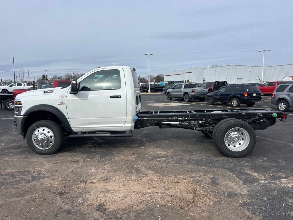 New 2026 RAM 5500 Tradesman AWD/4WD image 4