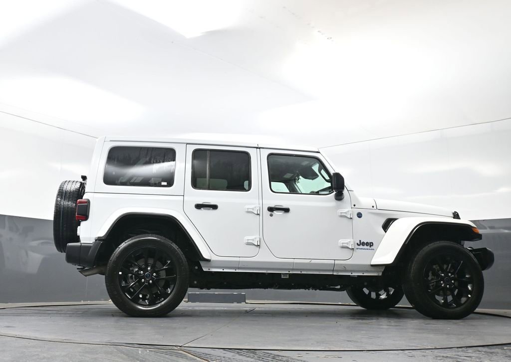 Used 2025 Jeep Wrangler Unlimited Sahara w/ Safety Group AWD/4WD image 50
