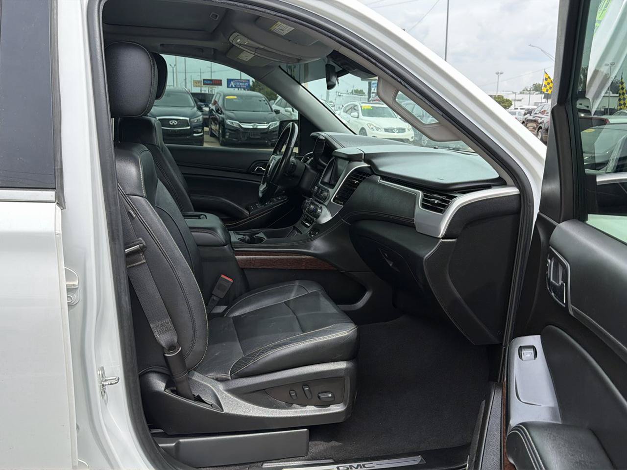 Used 2020 GMC Yukon SLT w/ Open Road Package AWD/4WD image 26