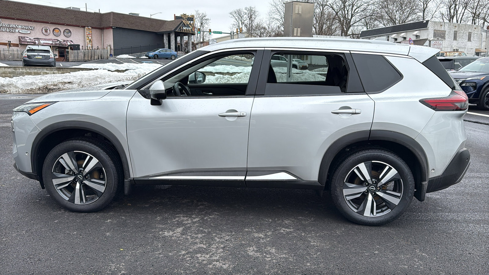 Certified 2022 Nissan Rogue SL w/ SL Premium Package image 4