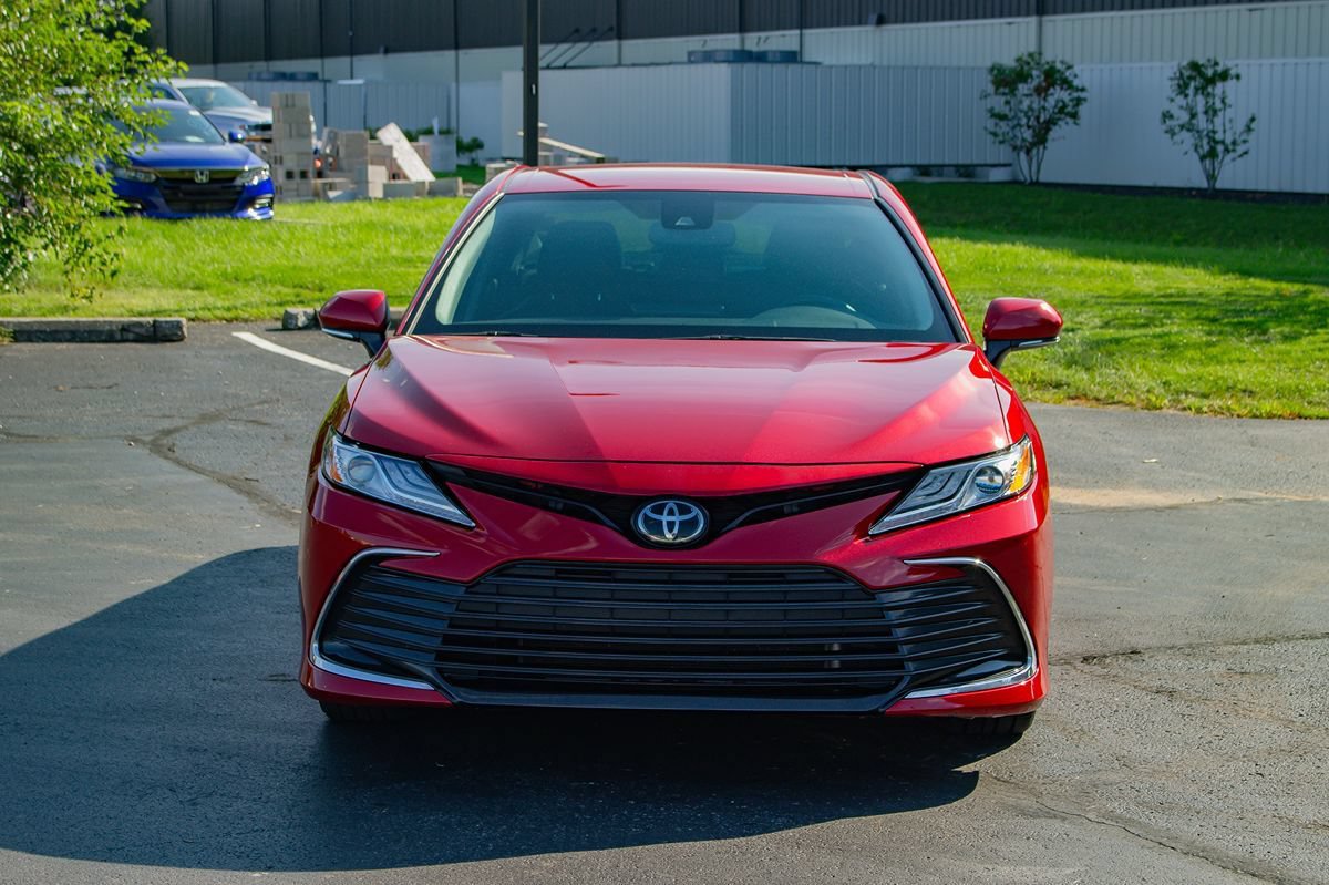 Used 2023 Toyota Camry XLE FWD image 2