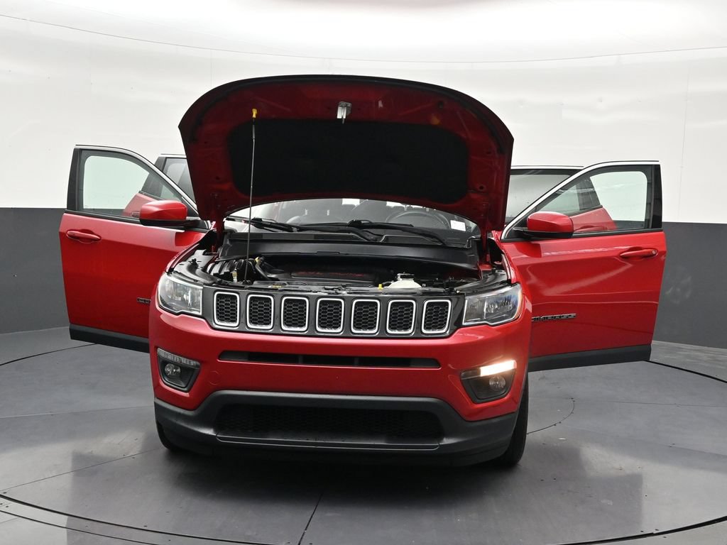 Used 2018 Jeep Compass Latitude FWD image 36