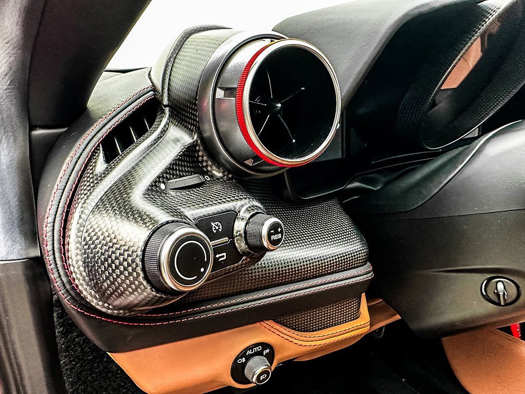 Certified 2021 Ferrari F8 Tributo image 11