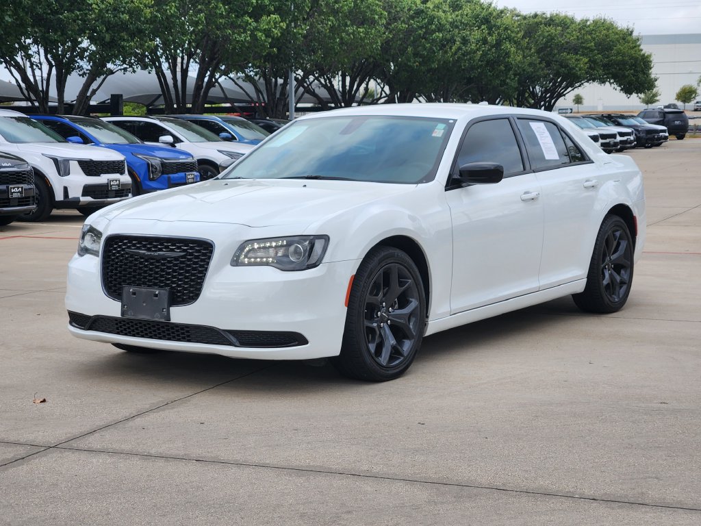 Used 2023 Chrysler 300 Touring w/ Sport Appearance Package RWD image 2