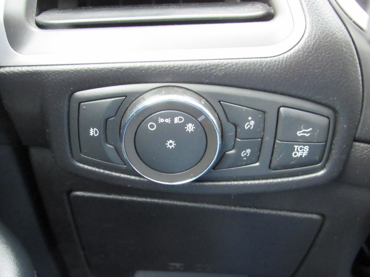 Used 2020 Ford Edge SEL w/ Convenience Package image 18