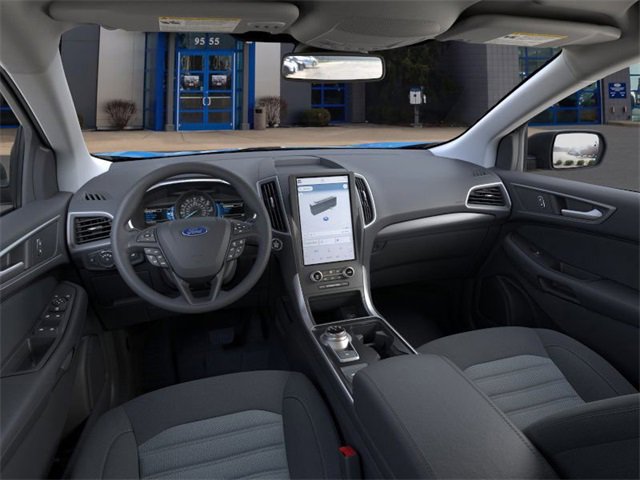 New 2024 Ford Edge SE image 9