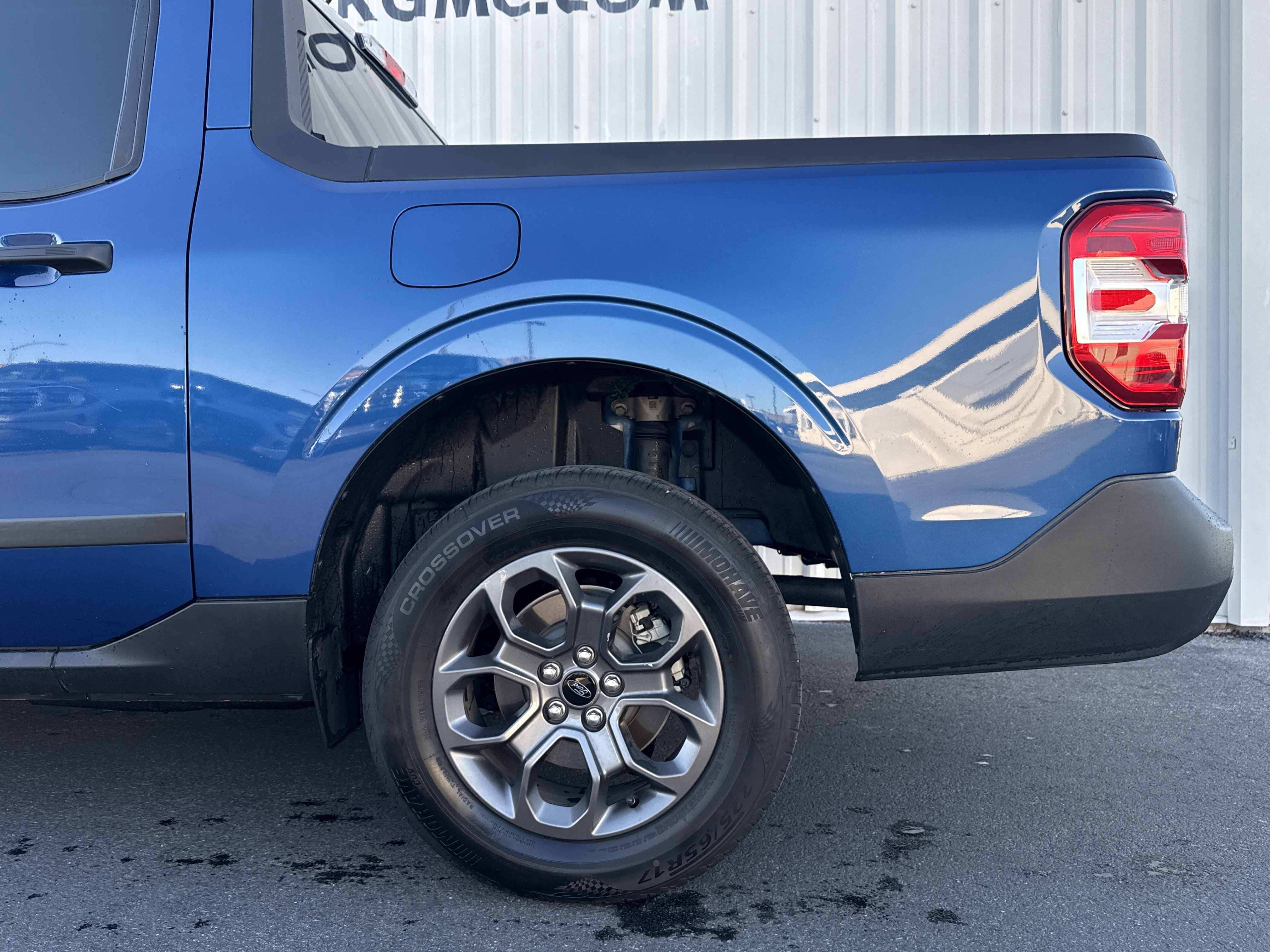 Used 2023 Ford Maverick XLT image 2