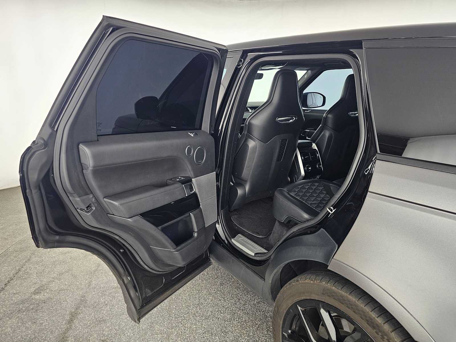 Used 2022 Land Rover Range Rover Sport SVR AWD/4WD image 15