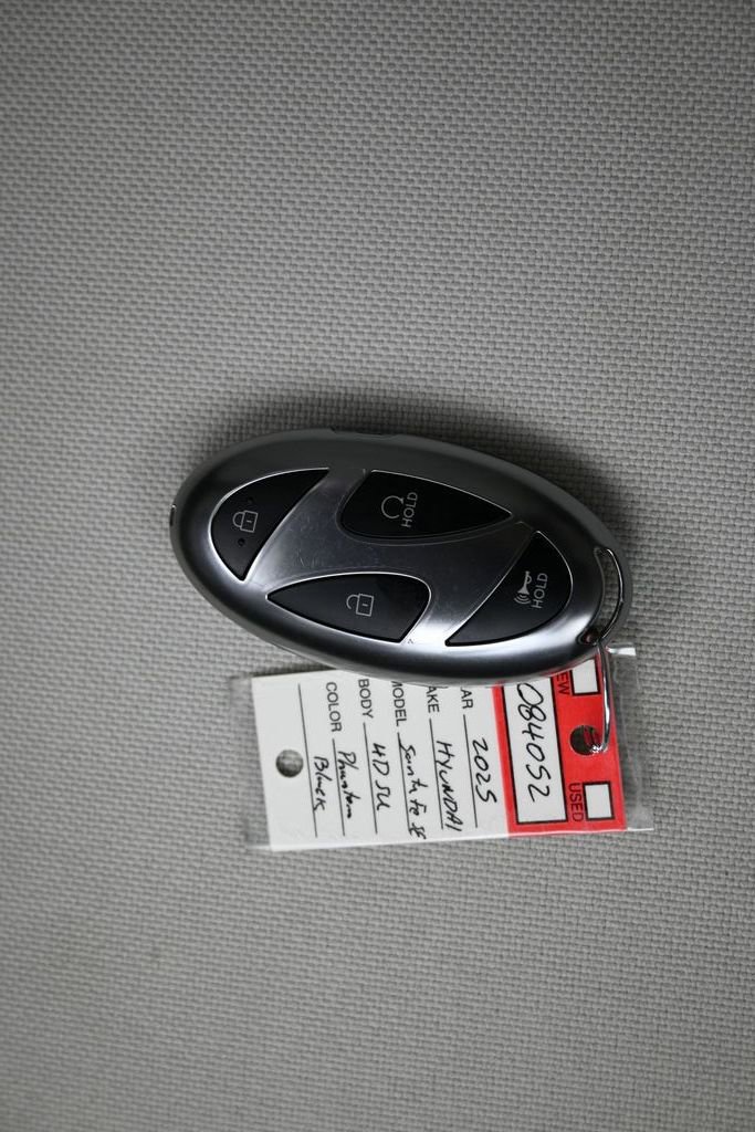 Used 2025 Hyundai Santa Fe SE image 30