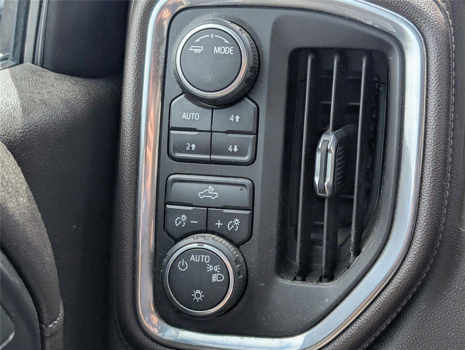 Used 2021 Chevrolet Silverado 1500 LT w/ All Star Edition Plus image 28