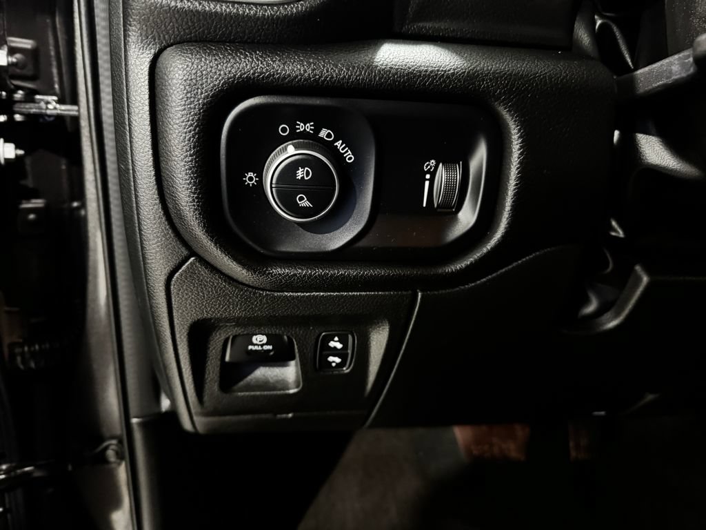 Used 2022 RAM 1500 Lone Star AWD/4WD image 36