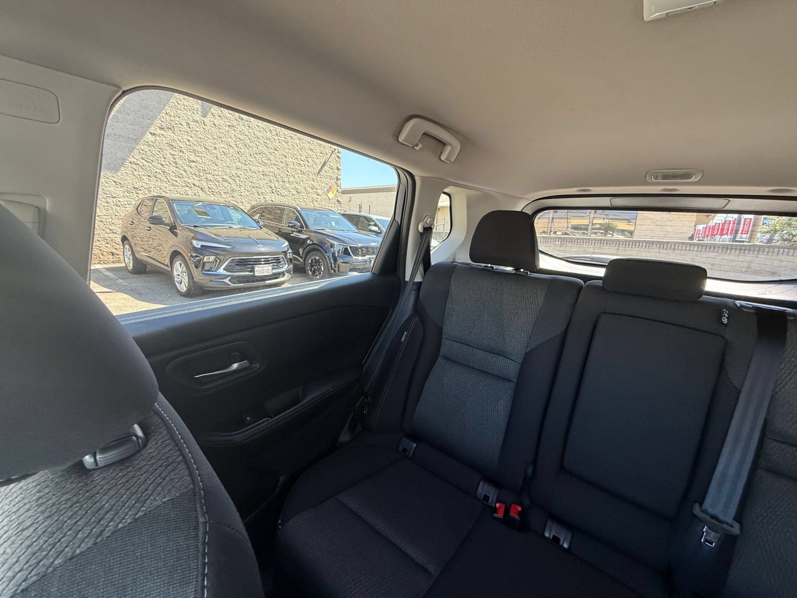 Used 2025 Nissan Rogue SV FWD image 41