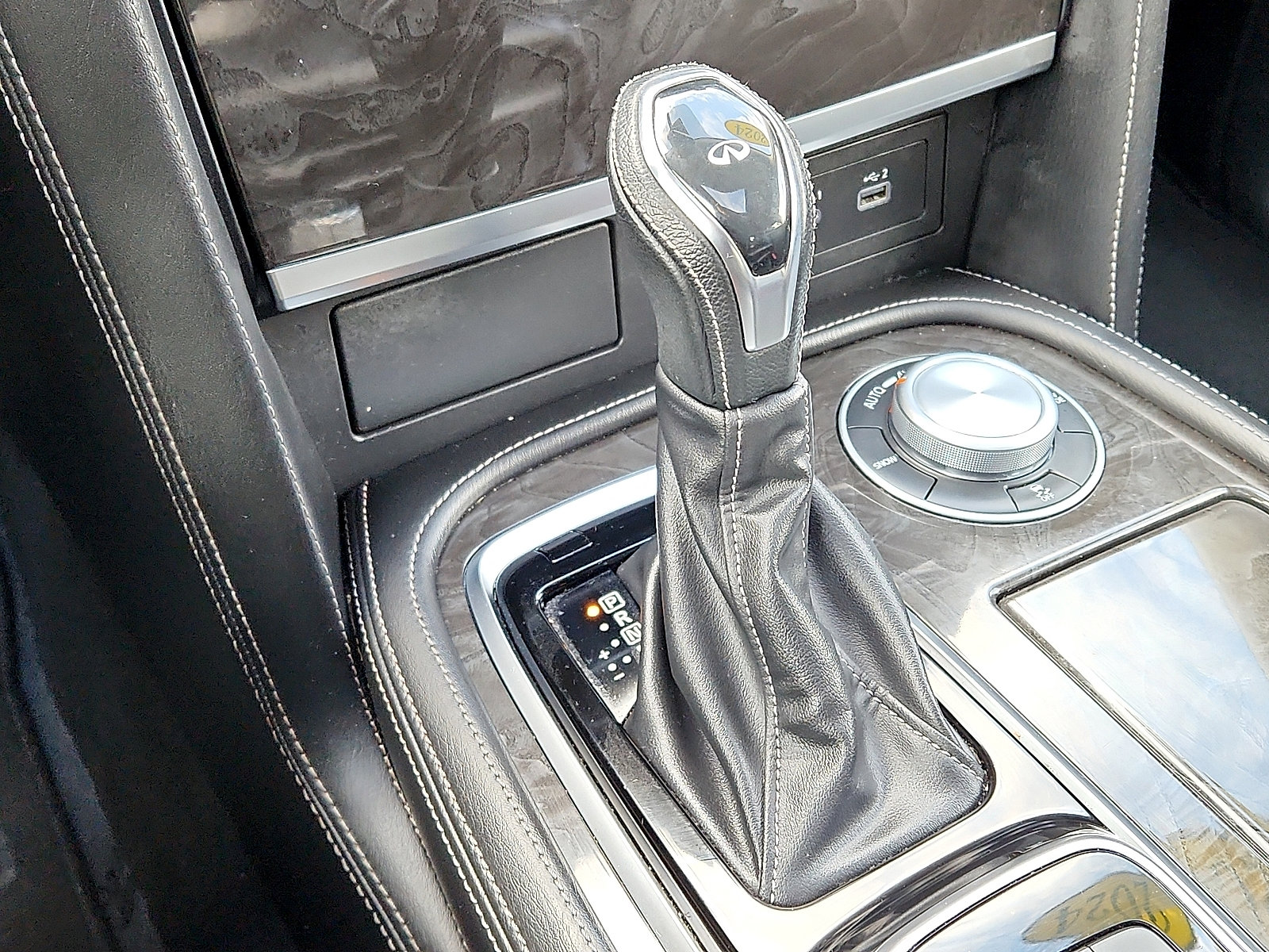 Used 2024 INFINITI QX80 Luxe image 16