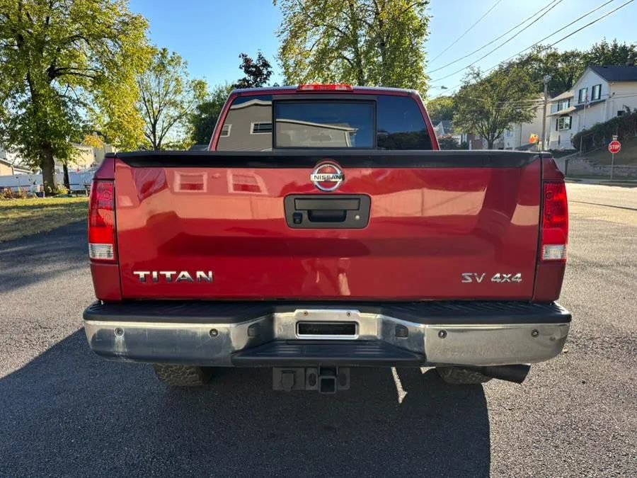 Used 2015 Nissan Titan SV w/ SV Value Truck Package image 7