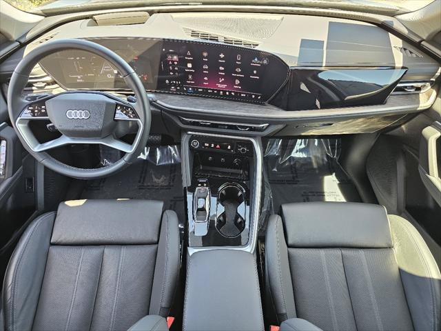 Used 2025 Audi Q5 Premium Plus w/ Premium Plus AWD/4WD image 4