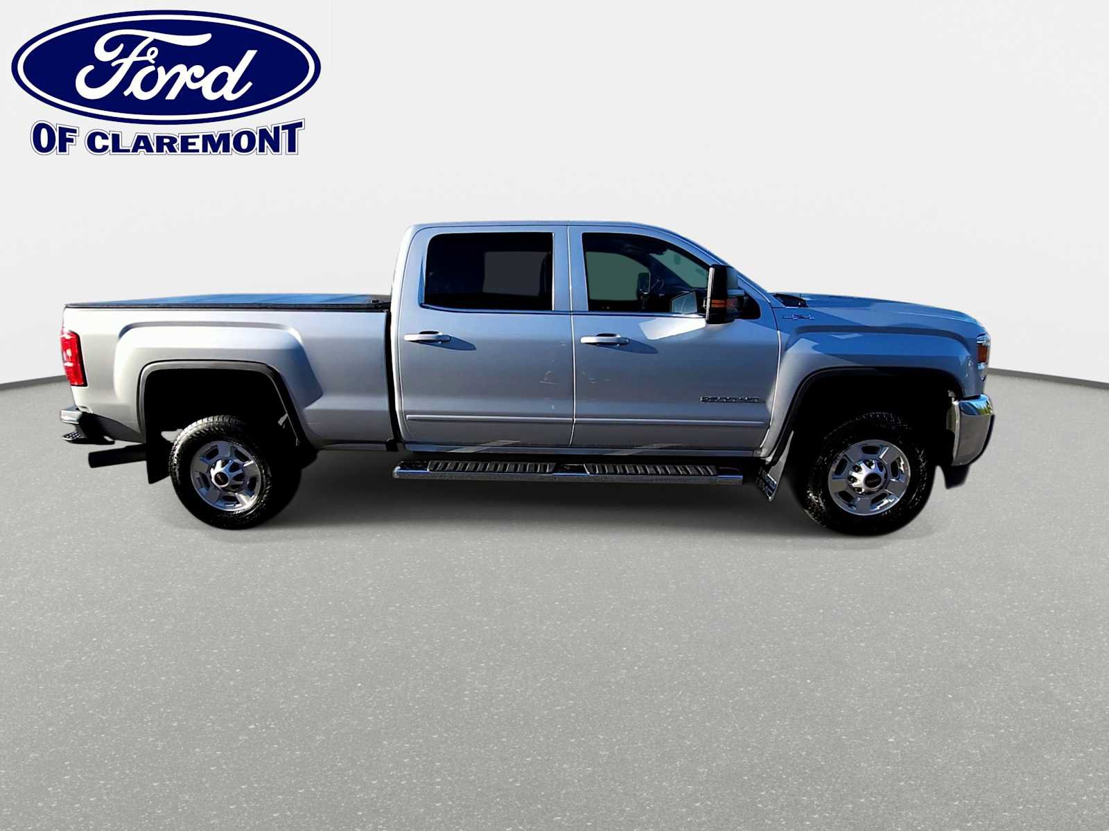 Used 2016 GMC Sierra 2500 SLE w/ SLE Preferred Package AWD/4WD image 9