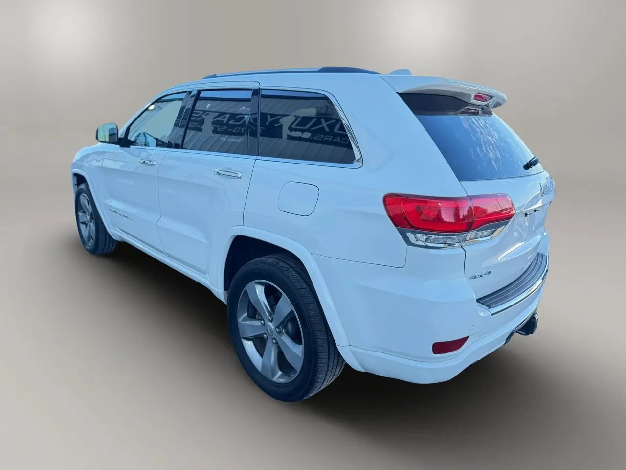 Used 2016 Jeep Grand Cherokee Overland w/ Advanced Technology Group AWD/4WD image 6
