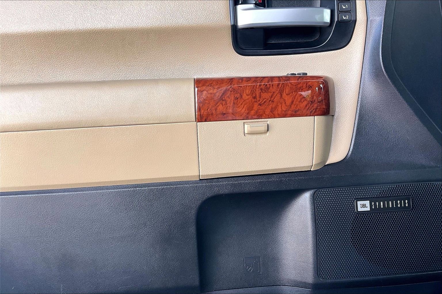 Used 2019 Toyota Sequoia Platinum AWD/4WD image 15