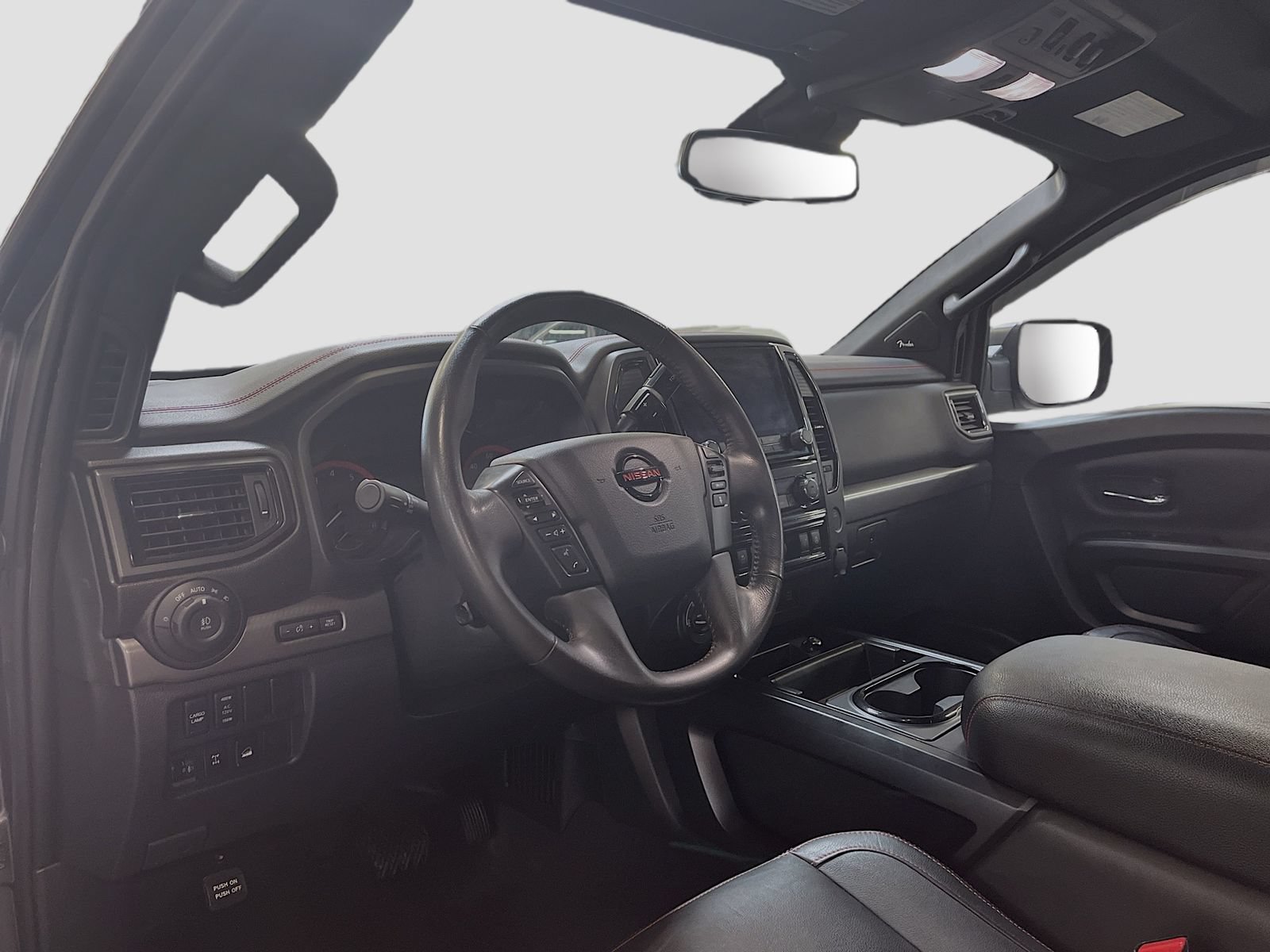 Used 2022 Nissan Titan PRO-4X w/ Pro-4x Convenience Package AWD/4WD image 9