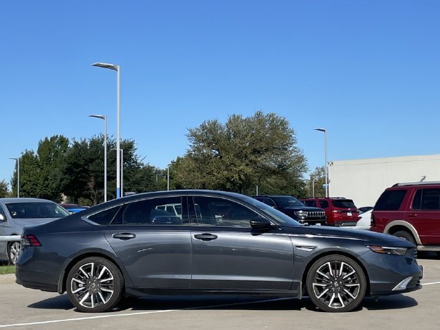 Used 2025 Honda Accord Touring image 3
