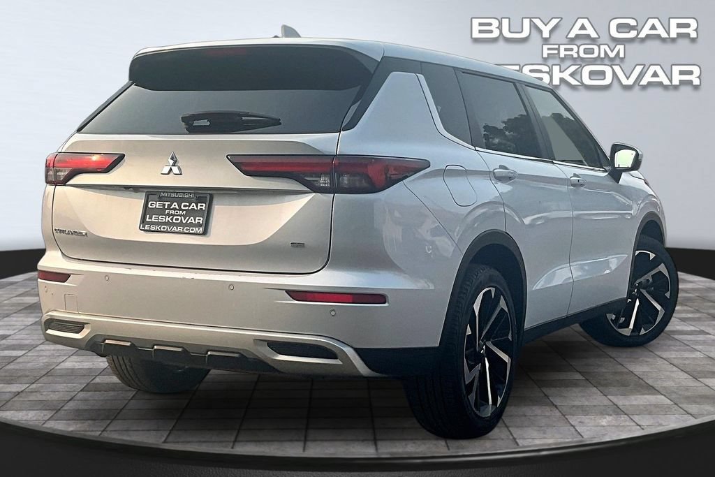 Used 2024 Mitsubishi Outlander SE AWD/4WD image 13