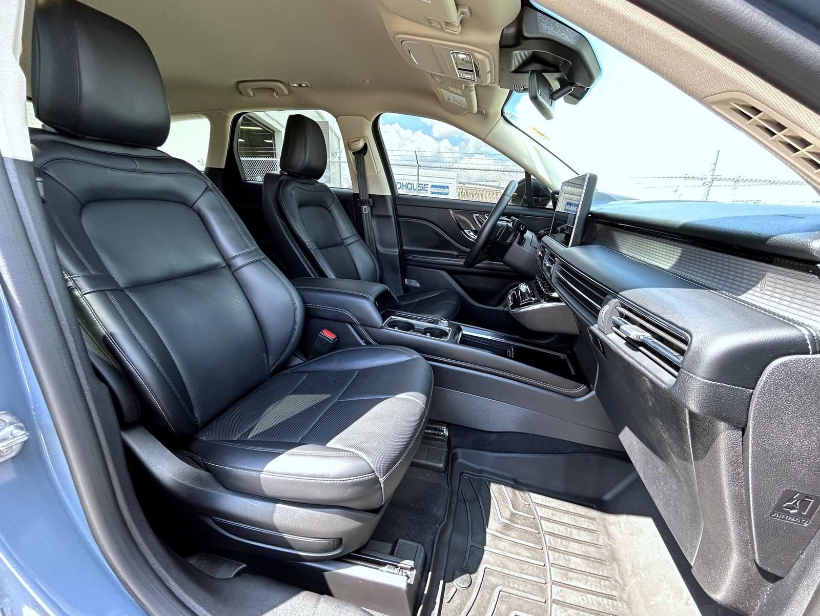 Used 2023 Lincoln Corsair AWD w/ Equipment Group 101A image 16