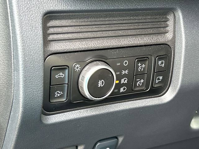 Used 2025 Ford F350 Lariat w/ Lariat Ultimate Package image 33