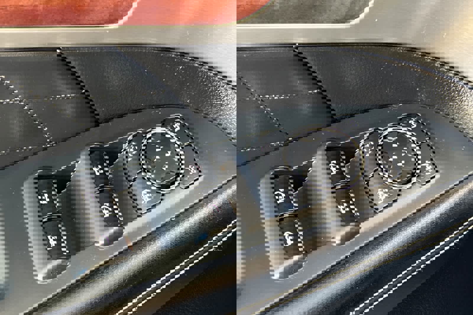 Used 2017 Ford Explorer Platinum image 13