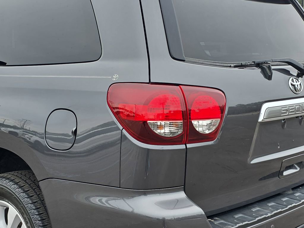 Used 2019 Toyota Sequoia Platinum image 39