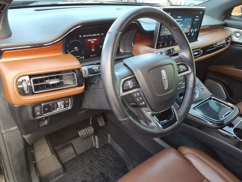 Certified 2023 Lincoln Nautilus Reserve w/ Equipment Group 202A image 13