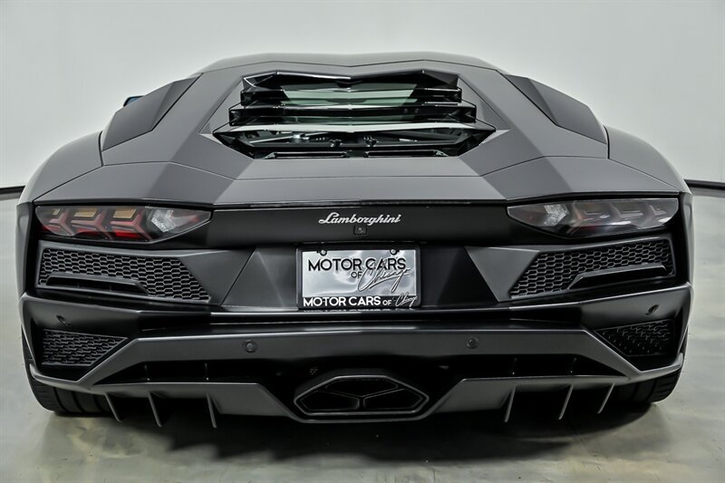 Used 2018 Lamborghini Aventador S AWD/4WD image 11
