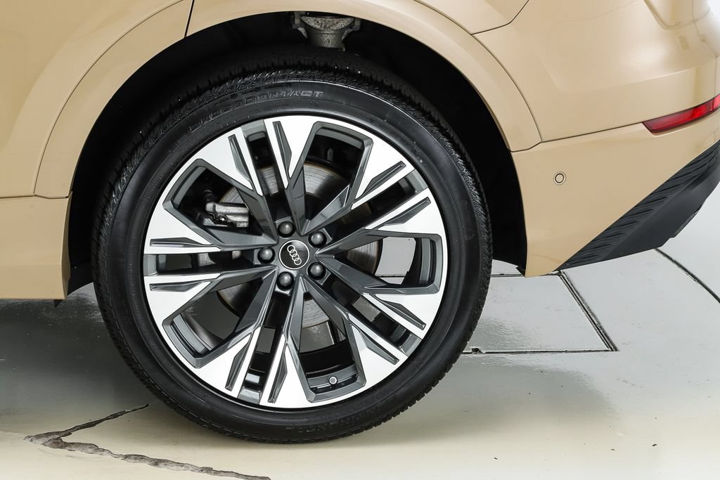 Used 2025 Audi Q8 Premium Plus AWD/4WD image 10