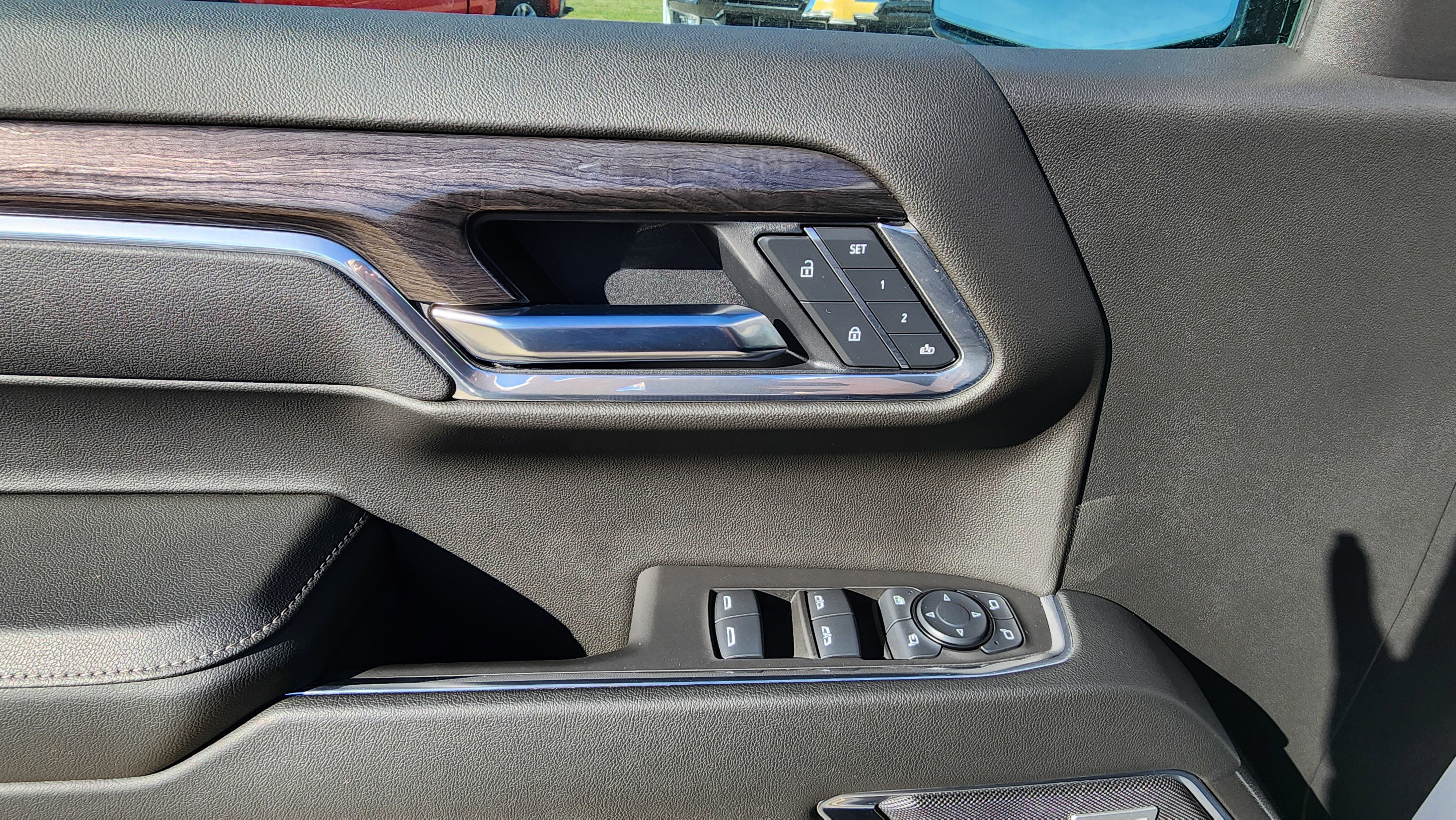 Certified 2025 Chevrolet Silverado 1500 LTZ w/ LTZ Convenience Package II image 10