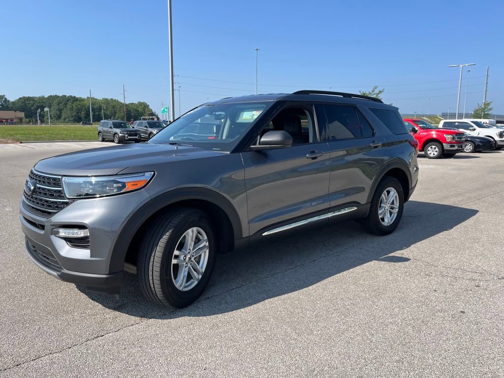 Used 2023 Ford Explorer XLT w/ Equipment Group 202A image 2