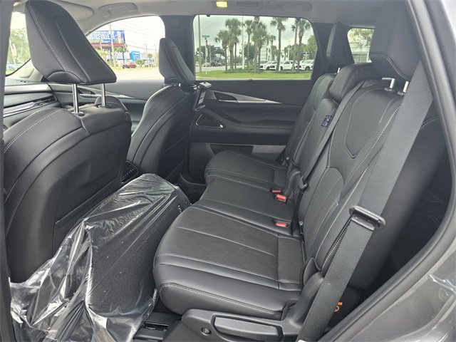 New 2026 INFINITI QX60 Luxe w/ Family Package image 7