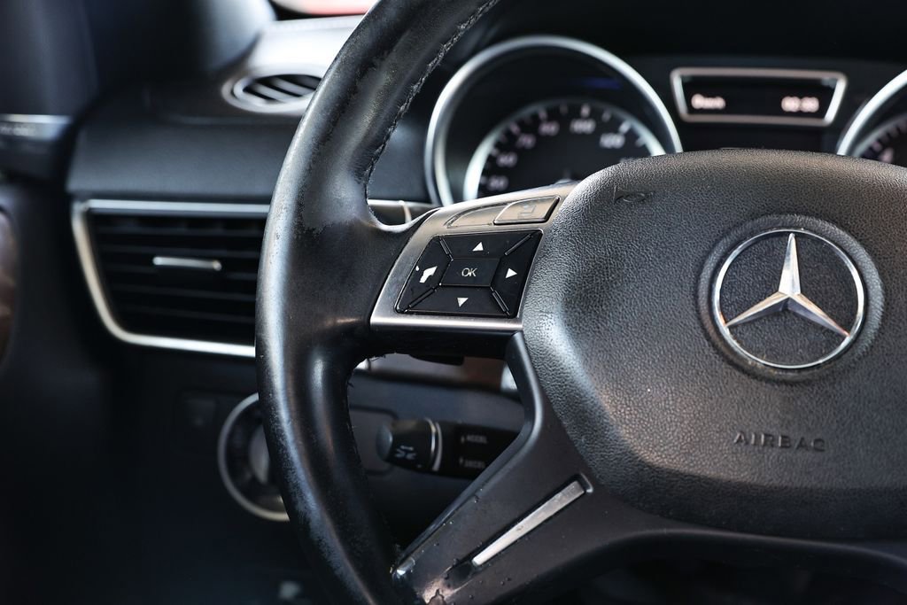 Used 2013 Mercedes-Benz GL 550 4MATIC image 33