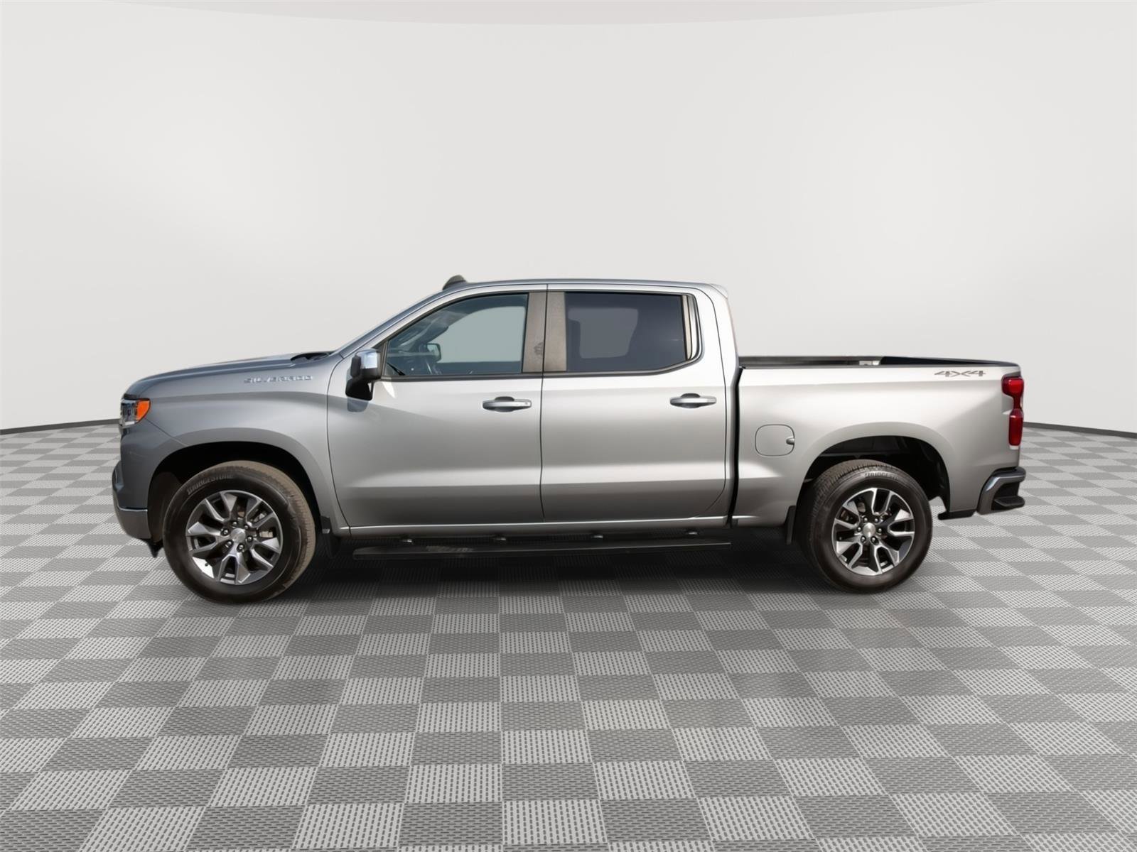 Used 2023 Chevrolet Silverado 1500 LT AWD/4WD image 9