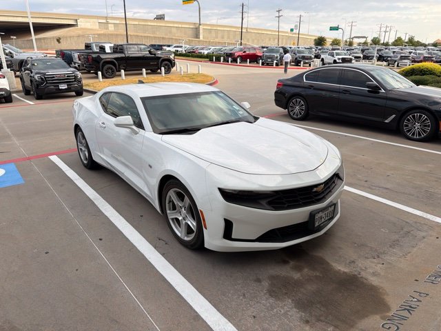 Used 2020 Chevrolet Camaro LT RWD image 3